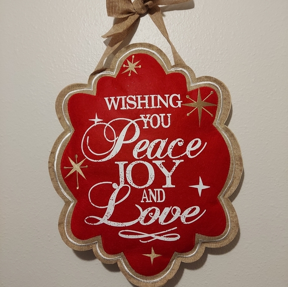 20" X 16" Red Felt Burlap Wall Hanger Lightweight Christmas Peace Joy Love w/Bow - Picture 1 of 9